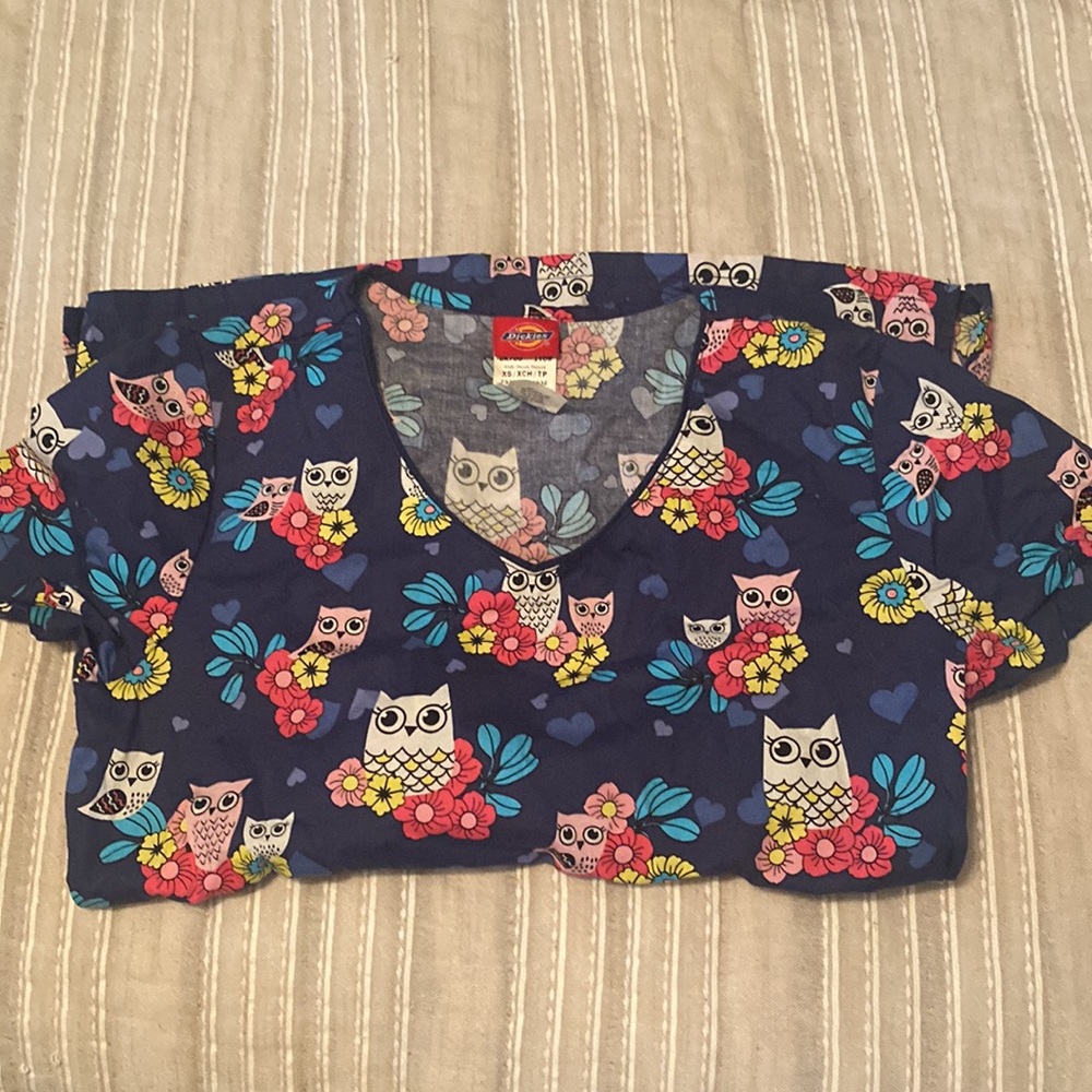 Scrub top - Picture 2 of 2